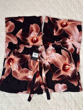 NWT Brave + True Wide Leg Drawstring Floral Pants In Night Orchid Sz Large -